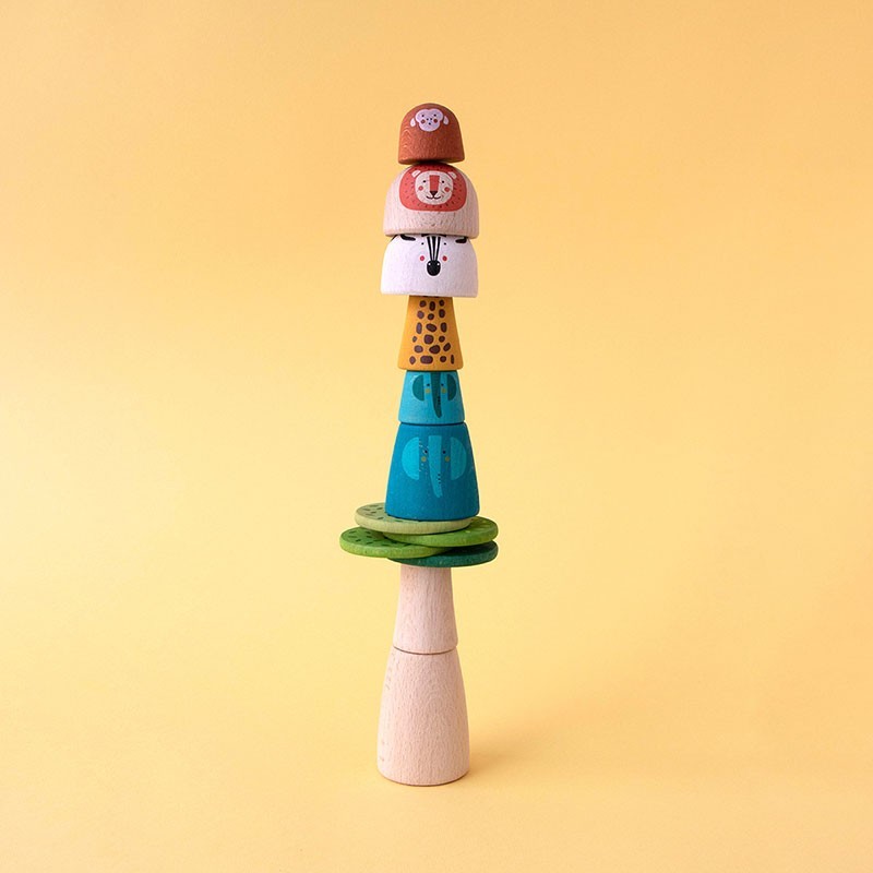 mini monde en bois, symbolique